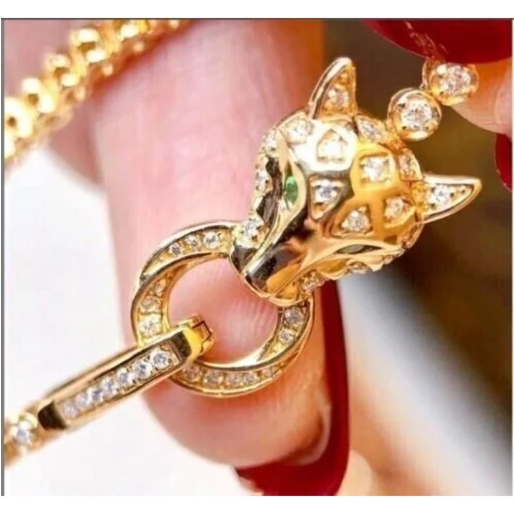 Unbelievably Gorgeous, PANTHER head 14 karat gold Overlay Platinum bracelet - Picture 3 of 9